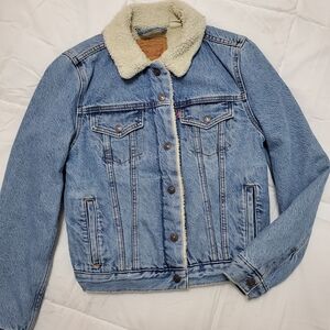 Levi's Women's Light Blue Denim Jacket with Shearling Collar